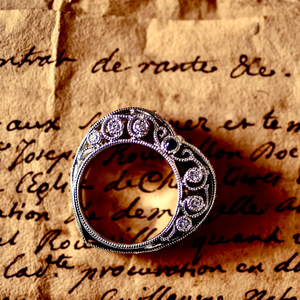 Eugénie V Ring