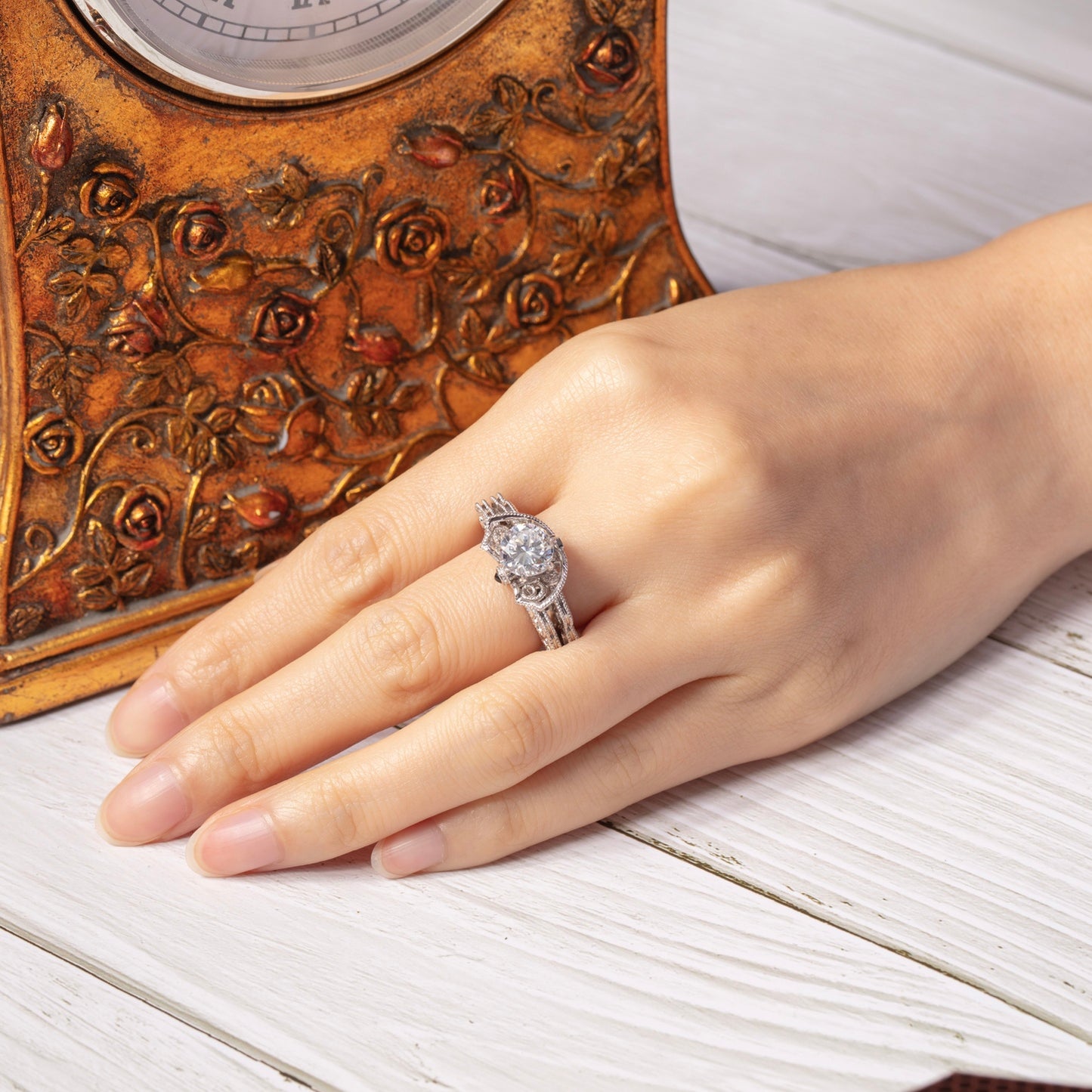 Luisa Solitaire